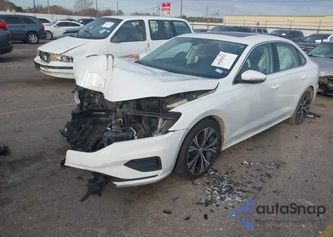 2021 Volkswagen Passat 2.0T Se z USA, uszkodzony, nr VIN 1VWSA7A3XMC014111